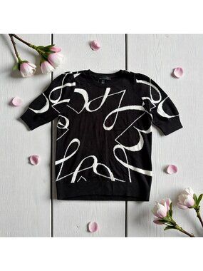 WHITE HOUSE BLACK MARKET WHBM White Black Ribbon Patterned Sweater Sz XS